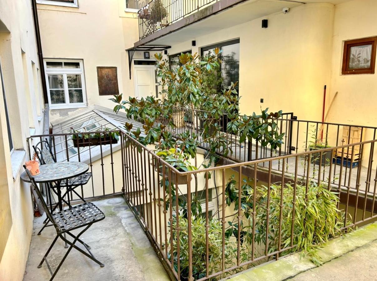 Skau Family Venturska Apartment Братислава Екстериор снимка