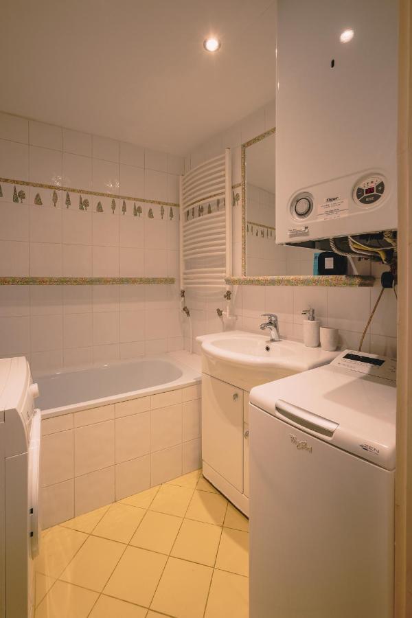 Skau Family Venturska Apartment Братислава Екстериор снимка