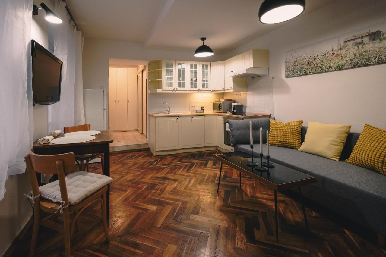 Skau Family Venturska Apartment Братислава Екстериор снимка