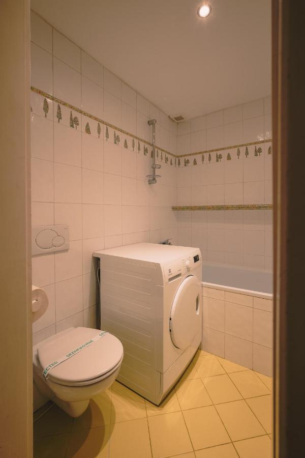 Skau Family Venturska Apartment Братислава Екстериор снимка